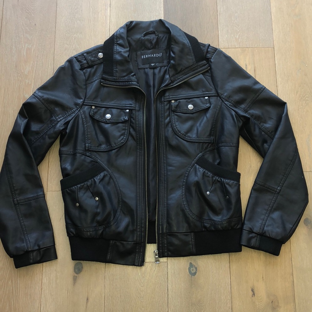 NWOT Womens Bernardo faux Leather Jacket